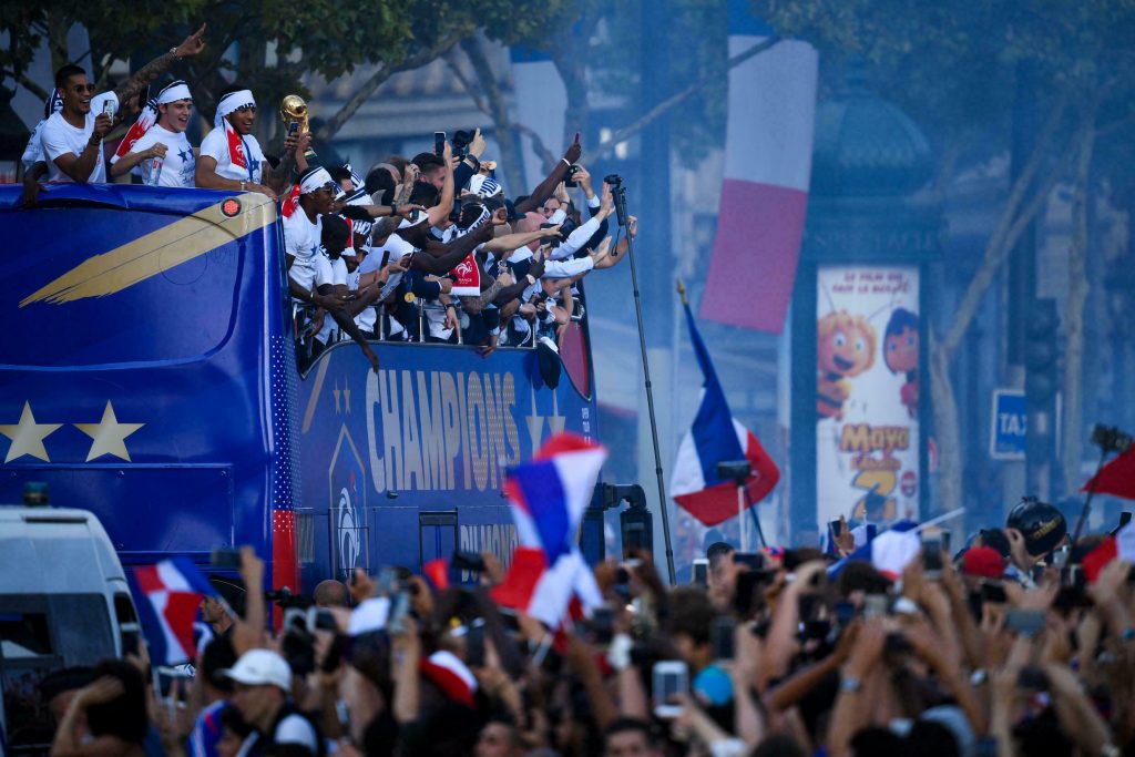 2018-07-16t190306z_462702715_rc1688e48380_rtrmadp_3_soccer-worldcup-france-parade